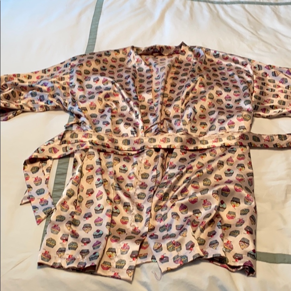 Victoria’s Secret Silky Cupcake Robe